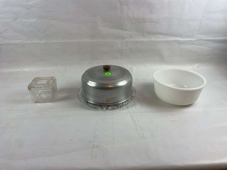 Vintage cake pan, mixing bowl and refrigerator bowl image