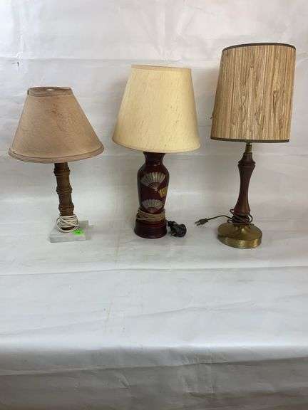 3 lamps image
