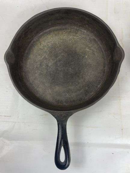 2 cast iron skillets image