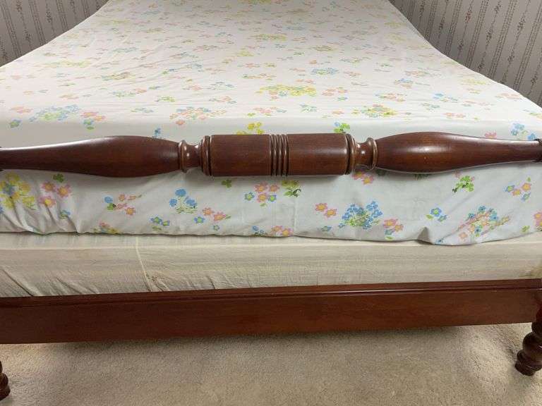 Full size cherry bed image