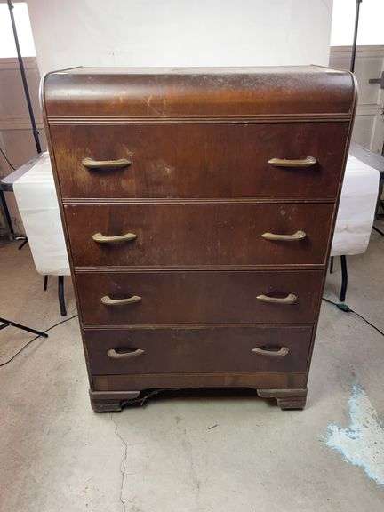 Chest of drawers image