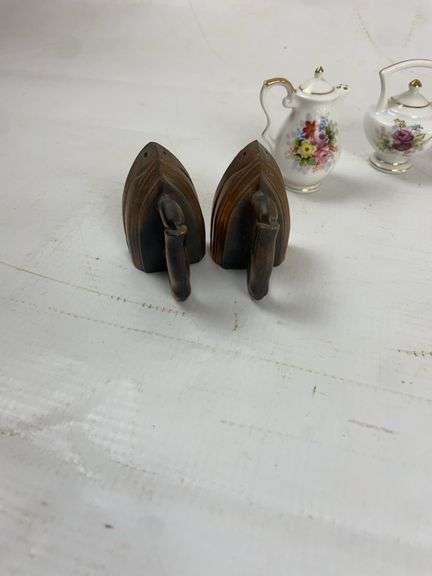 Salt and pepper shakers! image