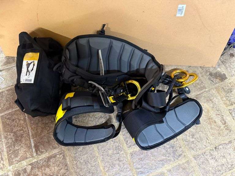 Petzl Seqouia climbing harness
