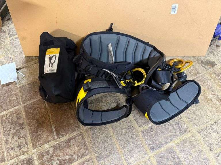 Petzl Seqouia climbing harness