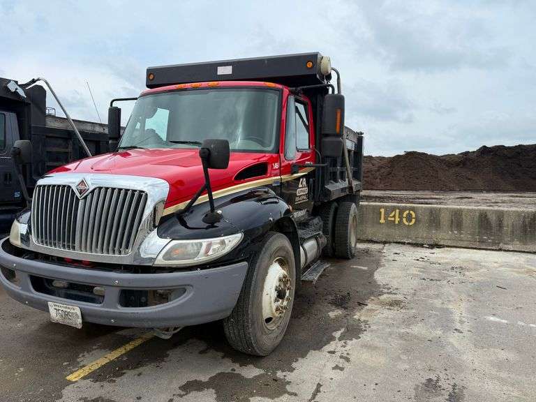 International 4300 Durastar