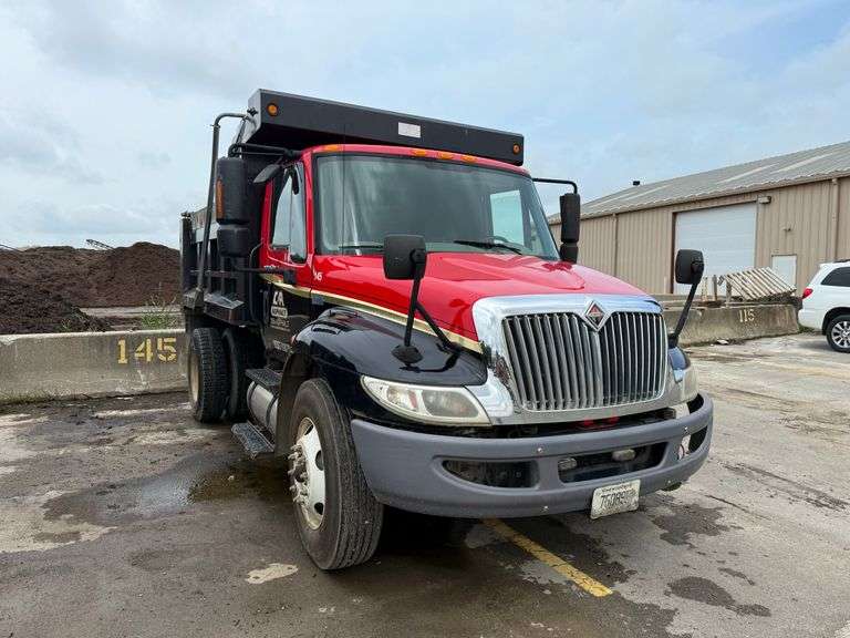 International 4300 Durastar