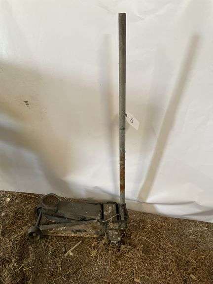 Floor Jack image