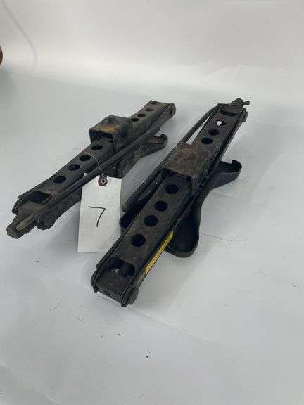 Stabilizing jacks