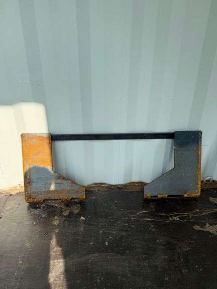 3/8” universal Quick Attach Cut Out mount plate