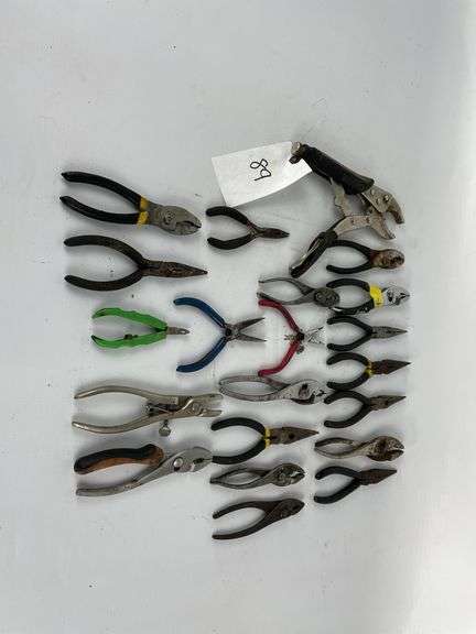 Pliers image