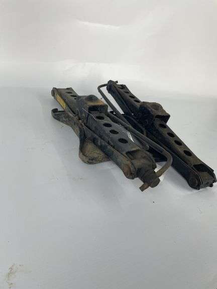 Stabilizing jacks