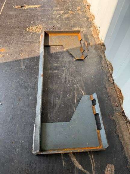 3/8” universal Quick Attach Cut Out mount plate