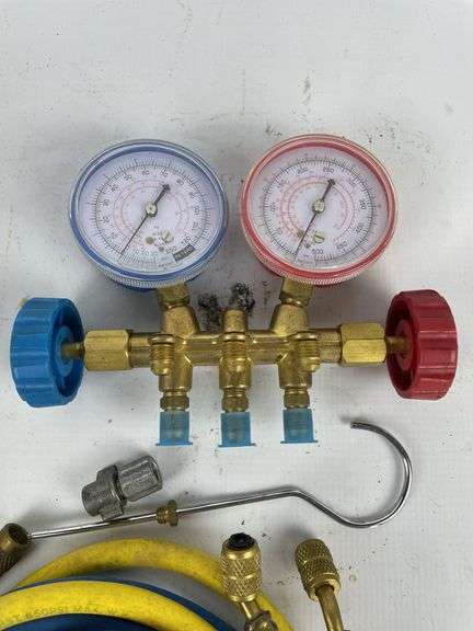 AC manifold gauge set