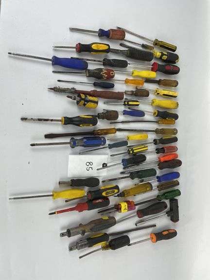 Mixed screwdrivers image