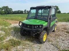 John Deere 835M