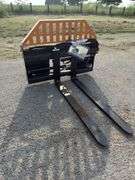 Wolverine Hydraulic adjustable Pallet forks
