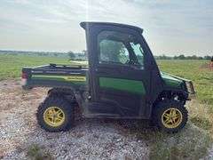 John Deere 835M
