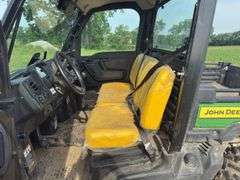 John Deere 835M
