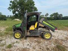 John Deere 835M