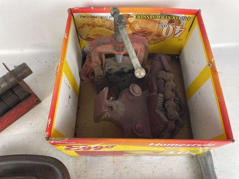 Pipe Threader and Pipe Cutter Tools