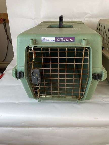 3 Pet Carriers: Petmate Kennel Cab and Pet Taxi