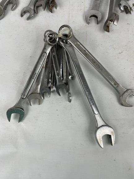 Mixed lot of wrenches