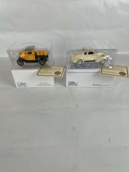 1/32 Scale 1928 Chevy 1/2 Ton Pick Up and 1938 Chevy Master Deluxe Model Cars