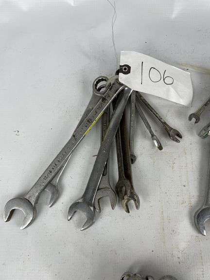Mixed lot of wrenches