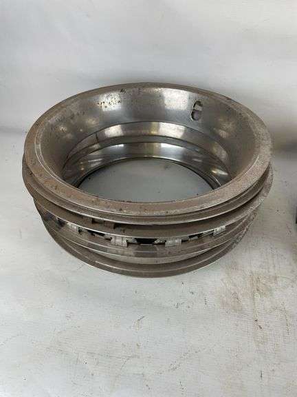 Mixed Lot of Ford Chevy Oldsmobile Hubcaps