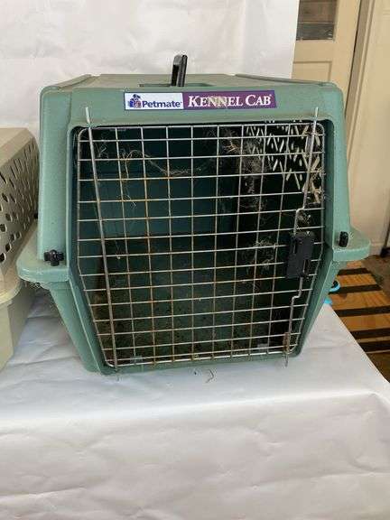 3 Pet Carriers: Petmate Kennel Cab and Pet Taxi