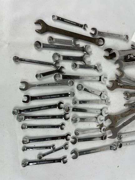 Mixed lot of wrenches