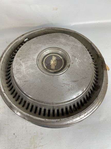 Mixed Lot of Ford Chevy Oldsmobile Hubcaps
