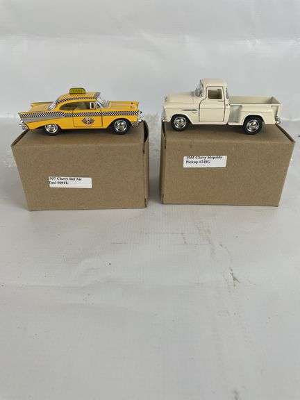 1/32 Scale 1955 Chevy Stepside Pickup & 1957 Chevy Bel Air Taxi Model Cars