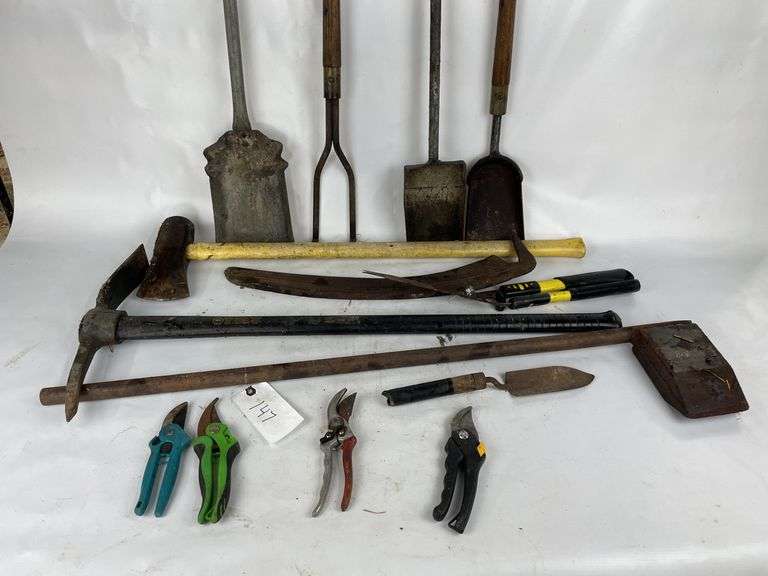 Hand tools and garden tools