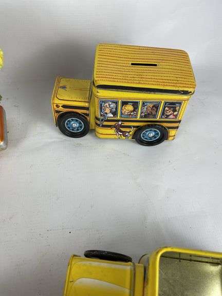 Lot of 8 School Bus Themed Collectibles