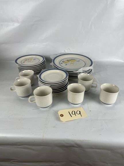 Dinnerware Set: Plates, Saucers, and Cups