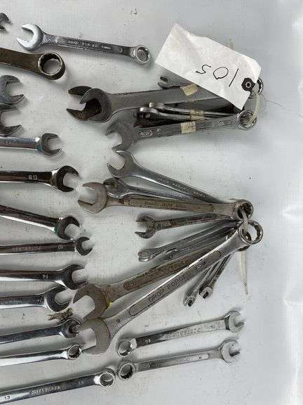Mixed lot of wrenches