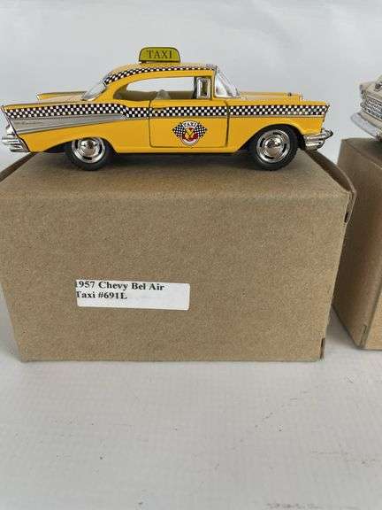 1/32 Scale 1955 Chevy Stepside Pickup & 1957 Chevy Bel Air Taxi Model Cars