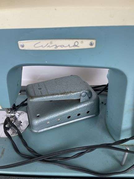 Wizard Sewing Machine with Case