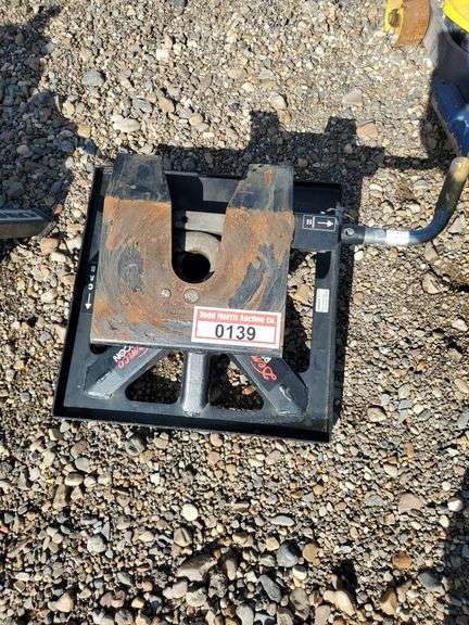 Demco Recon Hitch image