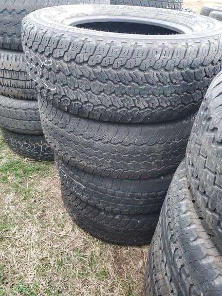 255/65R17 Wrangler (set of 4) image