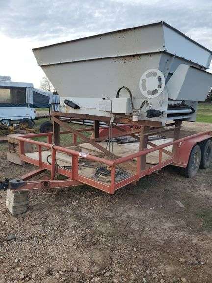 Herd Boss Feeder on 16ft trailer (Like New) image