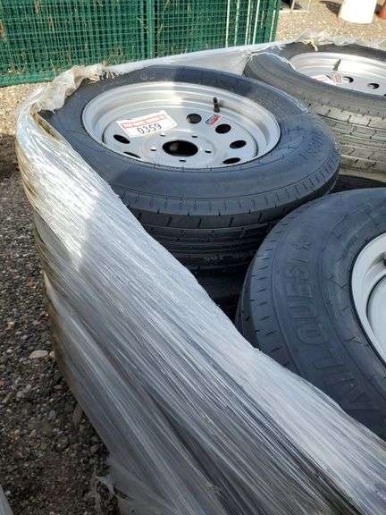 Set of 4 Trailquest ST205-75R15 image