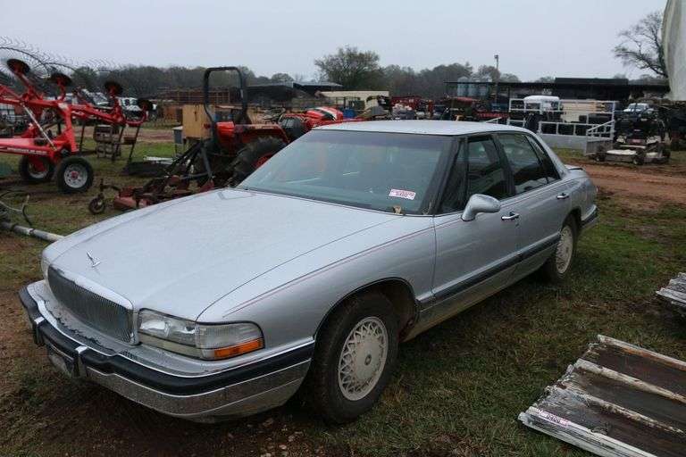 1991  BUICK  Park Avenue 91 Buick Park Avenue- Runs and Drives W/TITLE image