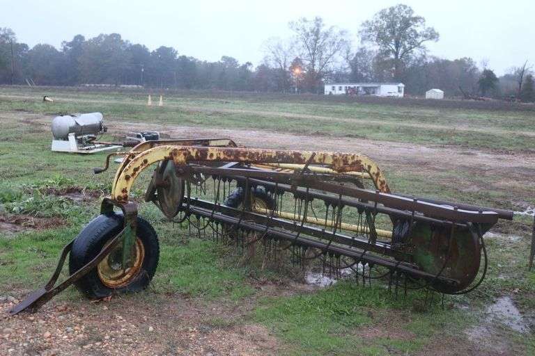 JD Side Delivery Rake image