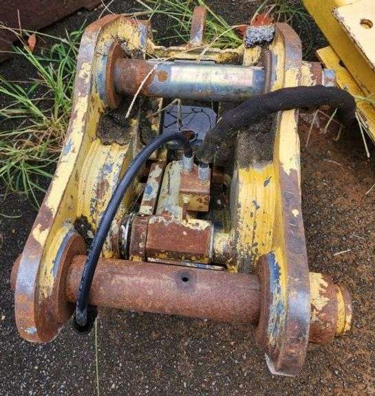 JRB Quick Attach Coupler image