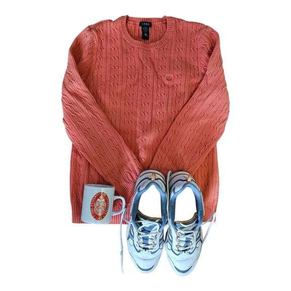 Women’s Sweater & Sneakers image