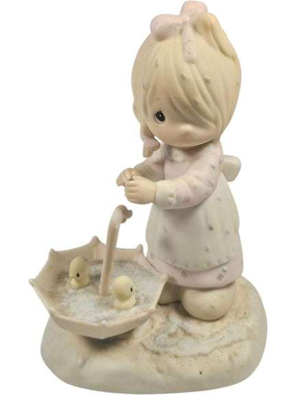 Precious Moments “Let Love Reign” Figurine image