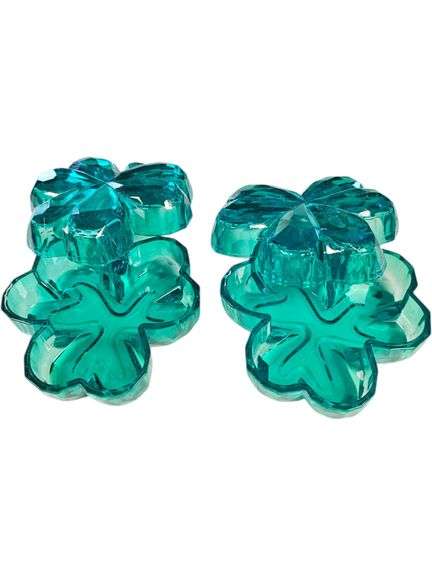 Green three-leaf clover figurines image
