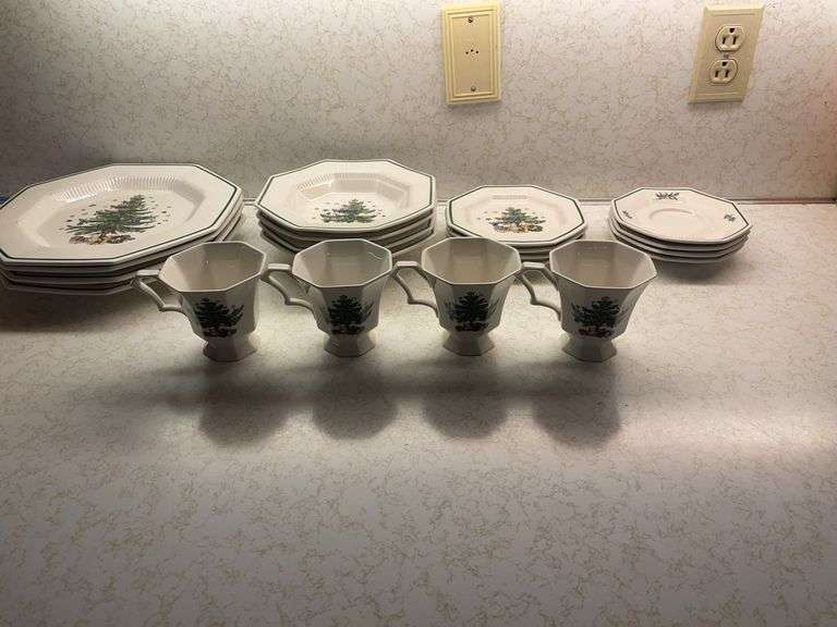 Nikko Christmas set of 4 image